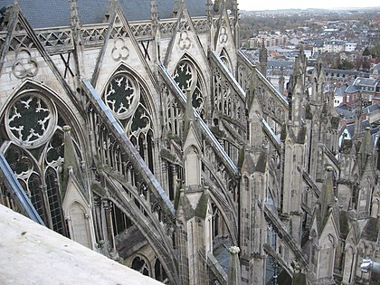 Arcobotantes da Catedral de Amiens (1220-1270)