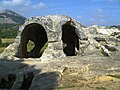 Cervera de Pisuerga (Palencia, Espagne). Ermitages excavés dans le rocher.