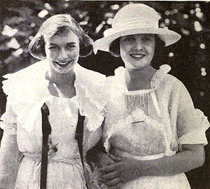 Constance Wilson and Lois Wilson 1921