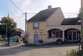 The town hall in Grattery