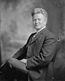 Robert M. La Follete - político y abogado líder en la Era Progresista, excongresista, senador, vigésimo gobernador de Wisconsin y candidato presidencial