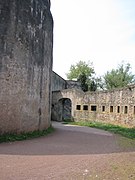 Fausse-braie au niveau du confluent.