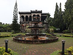 The Ruins mansion fountain centered