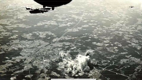 Bombardement de la base aérienne de Mont-de-Marsan par les forces alliées le 27 mars 1944.