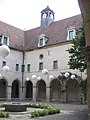 Hospice Sainte-Anne musée d'art sacré, musée de la vie bourguignonne Perrin de Puycousin