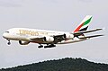 A380 d'Emirates à l'approche de l'aéroport international de Kuala Lumpur.