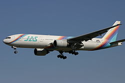 Eine Boeing 777-200 der JAS