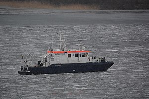 Sjömätningsfartyget Anders Bure, tidigare HMS Viggen, under sjömätning i Mälaren