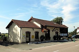 L'ancienne gare de Vézelois devenue la mairie.