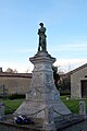 Le monument aux morts dans le cimetière près de l'église (nov. 2011)