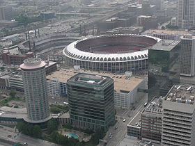 Old and new Busch Stadium in August 2005 (photo credit: David K. Staub)