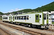 鉄道区間用のキハ100形 （気仙沼駅にて）