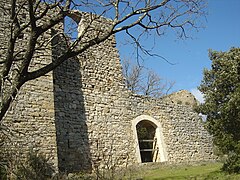 Entrée du château en ruine