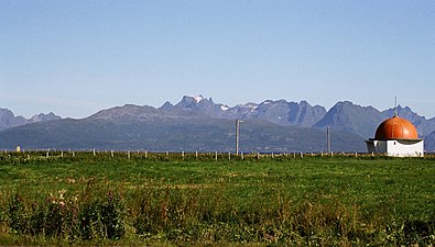 Fjället Moysalen sett från Stokmarknes flygplats.