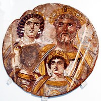 Tondo con la familia de Septimio Severo en el que aparecen retratados Severo, su esposa Julia Domna, sus hijos Caracalla y Geta, cuya cara ha sido borrada por su damnatio memoriae ordenada por su hermano y asesino Caracalla.