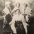 Muchachas italianas en la Feria del vino de Caxias do Sul (1934).