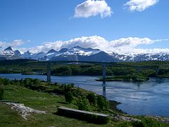 Fylkesväg 17 korsar Saltströmmen.