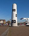 Vlaardingen, sculpture Pilaar met Waakzame ogen (Pillar with Watchful Eyes) designed by Joop Beljon