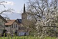 Clocher de l'église catholique de Bernex au printemps.