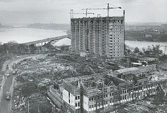 Under uppförande 1962. Bakom syns Erlanderhuset och Västerbron.