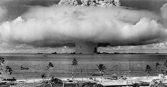 Baker explosion at Operation Crossroads, by the United States Department of Defense (edited by Victorrocha)