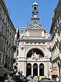 Face à la rue Rougemont, l'ancien bâtiment CNEP, aujourd'hui BNP Paribas.