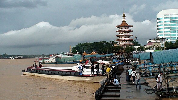 Ponton à Sibu.