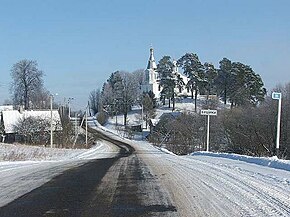 Въезд в деревню и вид на Свято-Покровскую церковь