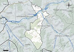 Carte en couleur présentant le réseau hydrographique de la commune