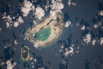 Image prise par un astronaute de la NASA montrant l'île de Saint-Joseph et l'île d'Arros.