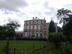 Le château de Ballainvilliers.