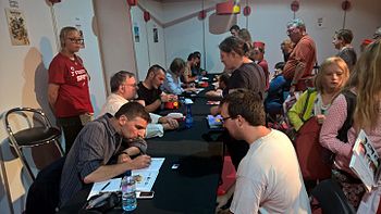 Séance de dédicaces lors du festival Spirou 2016.