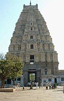 Gopuram du temple de Virupaksha