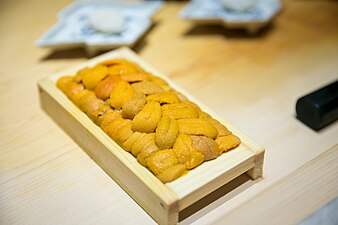 Sea urchin roe (uni) sashimi