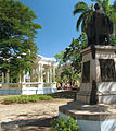 Estátua de bronze.