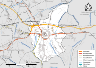 Carte en couleur présentant le réseau hydrographique de la commune