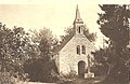 La chapelle Saint-Méen (dans le camp de Coëtquidan) ; elle datait du XVIe siècle (carte postale).