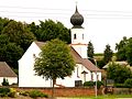 Katholische Kirche St. Johann Baptist mit Mauer