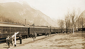 Bahnhalt in Field, 1935