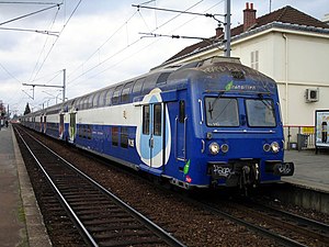 Une rame en gare de Franconville - Le Plessis-Bouchard, en nouvelle livrée bleu nuit Transilien.