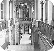 Grand escalier.