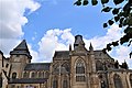 Façade sud après la restauration de la verrière du transept en 2016.