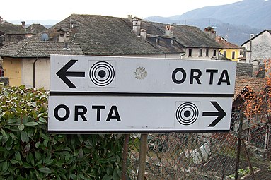 Sign in Orta, Italy