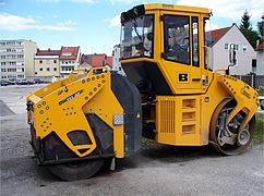 Knickgelenkte Kombiwalze BW 151 AC mit Asphaltmanager 1