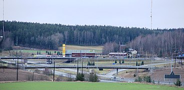 Échangeur de la route Helsinki-Turku (E18) et de la Kantatie 52 à Salo.