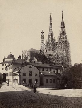 36. Emma Schenson's 1889 photograph of the remodelling of Uppsala Cathedral