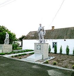 The village monument to Soviet soldiers in World War II