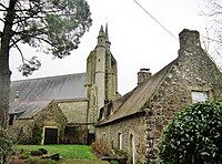 La chapelle Sainte-Avoye et une maison voisine.