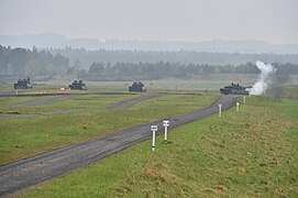 Німецька команда виконує вправу «Точне водіння бойових машин»