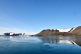 Fjord d'Akhmatov en Terre du Nord.